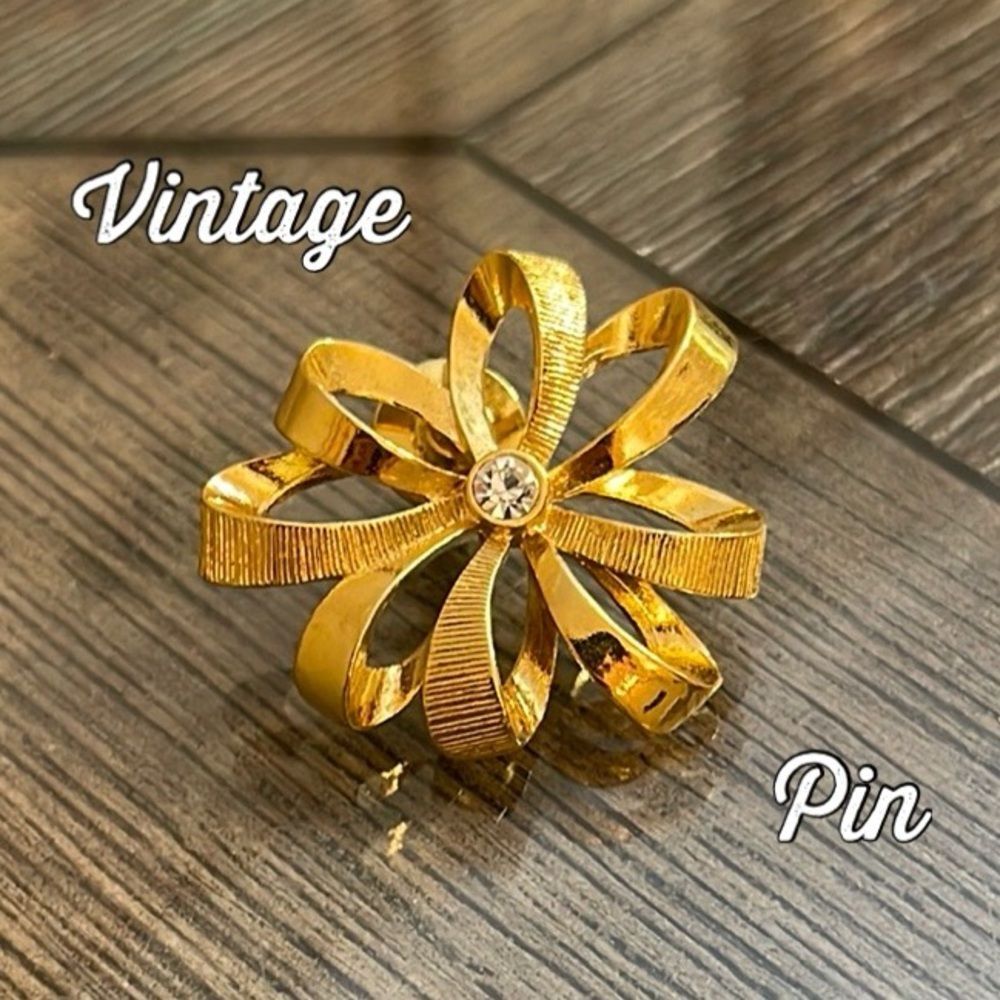 Vintage 1990 Avon Ribbon Sparkle Gift Set Tack Pin - No Earrings